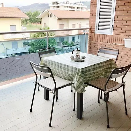 In Mit Terrasse Alba Adriatica